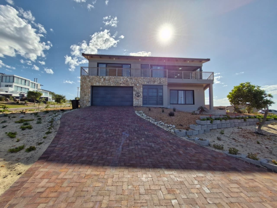 5 Bedroom Property for Sale in Stilbaai Oos Western Cape